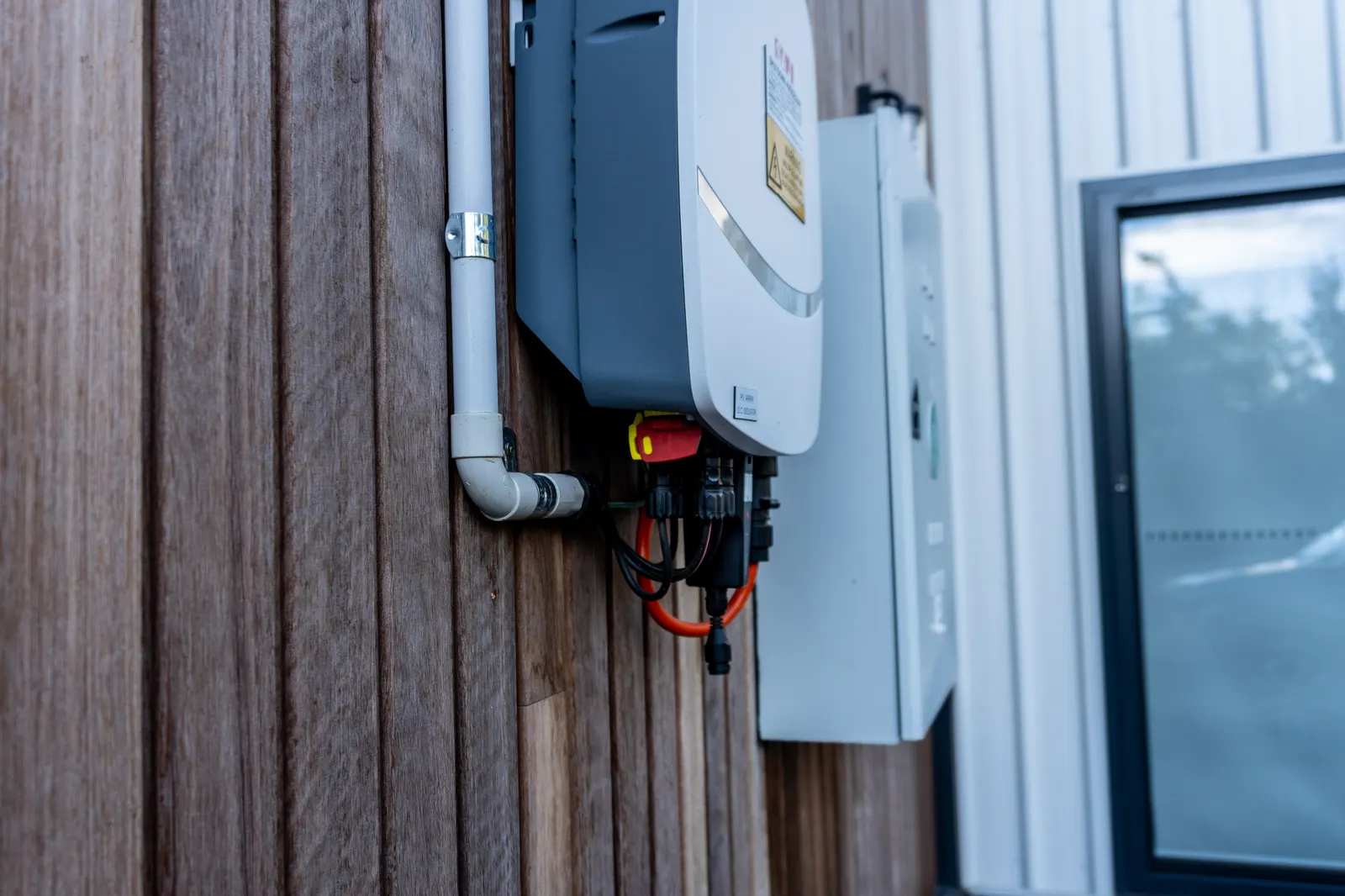 Fotovoltaický střídač v instalaci